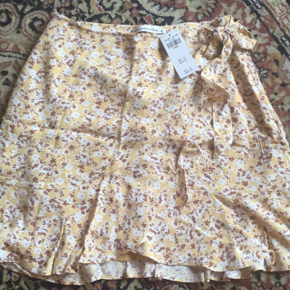 Abercrombie & Fitch Dresses & Skirts - New With Tags Abercrombie & Fitch Skirt